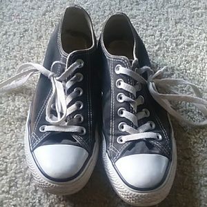 Black Converse Tennis Shoes